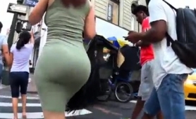 street-voyeur-chases-an-elegant-babe-with-a-big-round-booty